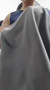 sexy fit guy on cam online show from December 21, 2025, 11:38 pm