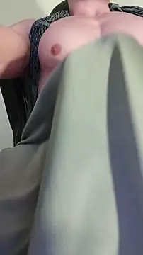 Snapshot of sexy_fit_guy_on_cam chatting on February 4, 2026, 1:22 am sexy fit guy on cam online show from February 4, 2026, 1:22 am