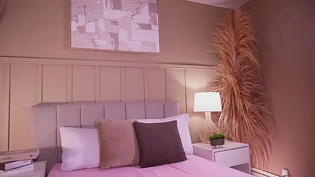 curvyliciousss online show from March 29, 2026, 7:26 pm