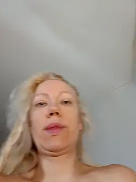 Snapshot of SofiaJoy chatting on July 15, 2026, 9:05 am SofiaJoy online show from July 15, 2026, 9:05 am