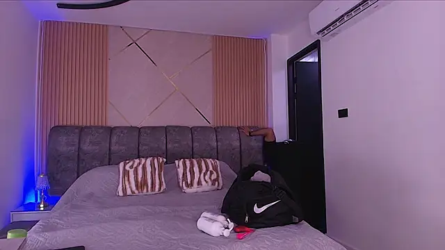 Snapshot of mister_miike chatting on February 17, 2026, 3:04 am mister miike online show from February 17, 2026, 3:04 am