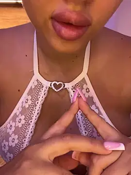 Liiaa online show from December 16, 2025, 7:29 pm