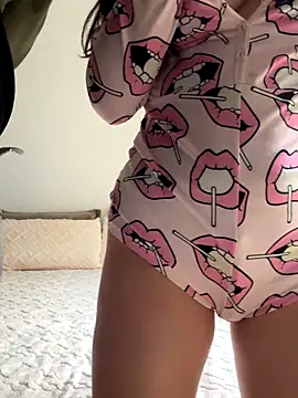 couplepenetration online show from October 16, 2025, 8:11 am