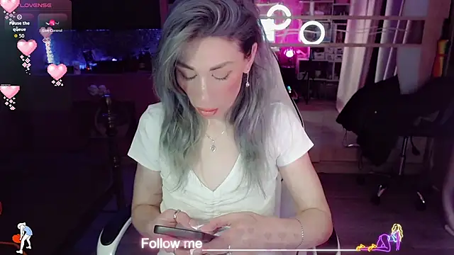 AnnieGOld  online show from February 6, 2026, 8:16 pm