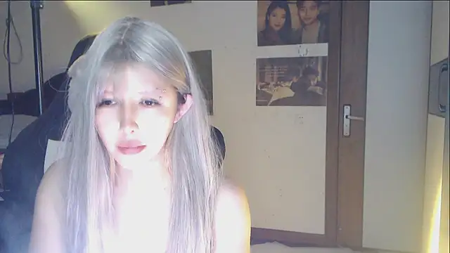 Snapshot of candy_cola chatting on September 18, 2025, 6:05 am candy cola online show from September 18, 2025, 6:05 am