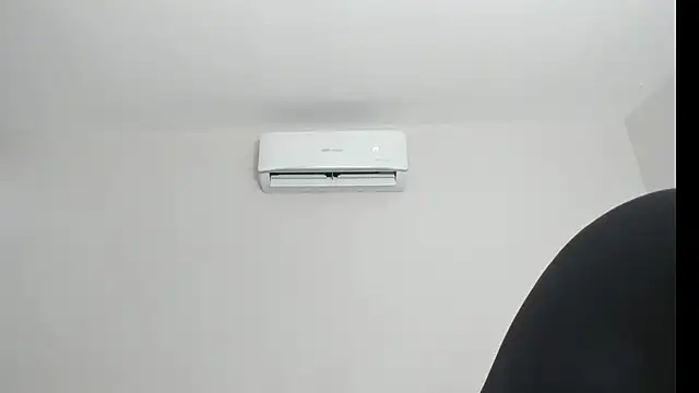 Ebonybreastvh online show from September 10, 2025, 7:24 pm