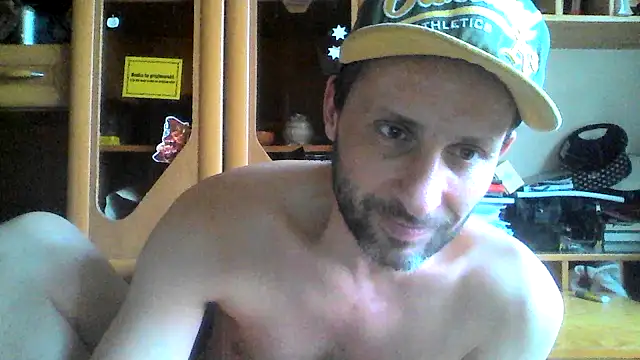 Snapshot of FireFox_Feel chatting on February 26, 2025, 2:05 pm FireFox Feel online show from February 26, 2025, 2:05 pm