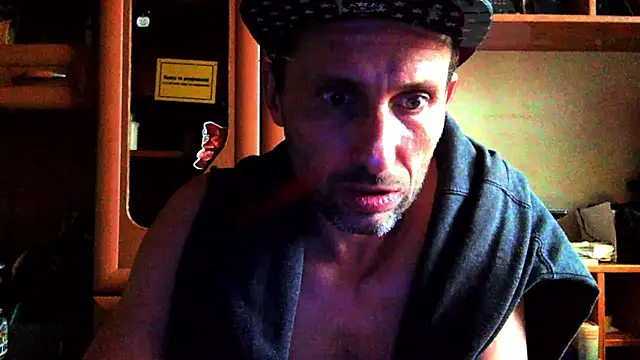 Snapshot of FireFox_Feel chatting on November 15, 2025, 9:02 am FireFox Feel online show from November 15, 2025, 9:02 am