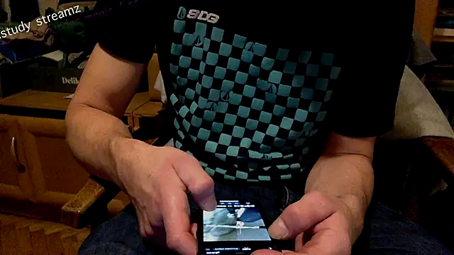 Snapshot of FireFox_Feel chatting on November 21, 2025, 5:23 pm FireFox Feel online show from November 21, 2025, 5:23 pm