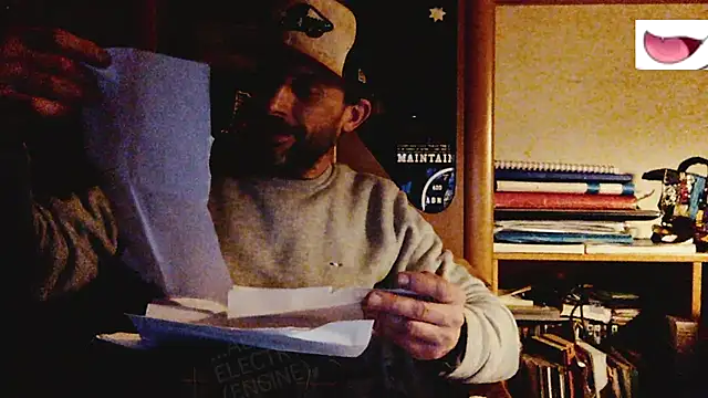 Snapshot of FireFox_Feel chatting on November 30, 2025, 9:37 pm FireFox Feel online show from November 30, 2025, 9:37 pm