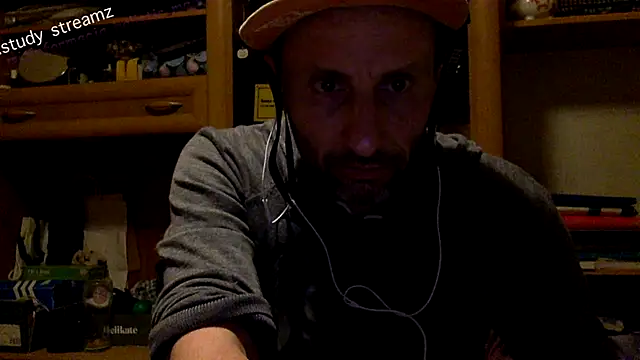 Snapshot of FireFox_Feel chatting on November 20, 2025, 4:51 pm FireFox Feel online show from November 20, 2025, 4:51 pm