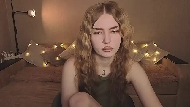 ViolettaLopez online show from February 24, 2026, 2:40 pm