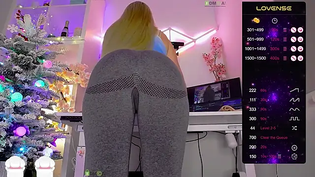 Elena-Marilyn online show from November 30, 2025, 9:04 pm