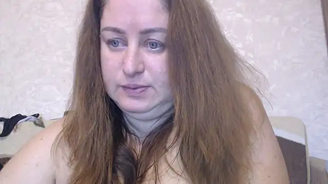 Amy August online show from October 25, 2025, 8:02 am