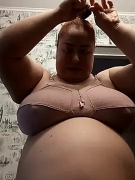 Snapshot of Amy_August chatting on March 17, 2025, 5:34 am Amy August online show from March 17, 2025, 5:34 am