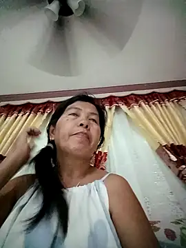 TropicalFlower online show from April 9, 2026, 8:48 pm