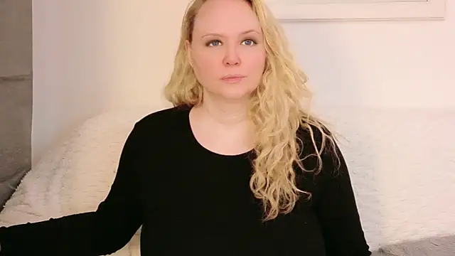 Snapshot of Sarah4you chatting on February 22, 2026, 3:35 pm Sarah4you online show from February 22, 2026, 3:35 pm