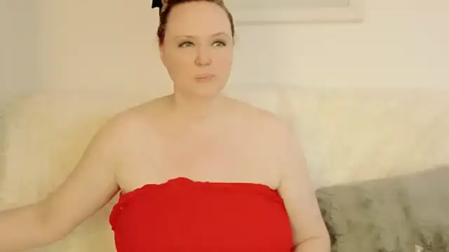 Snapshot of Sarah4you chatting on July 12, 2026, 8:31 pm Sarah4you online show from July 12, 2026, 8:31 pm