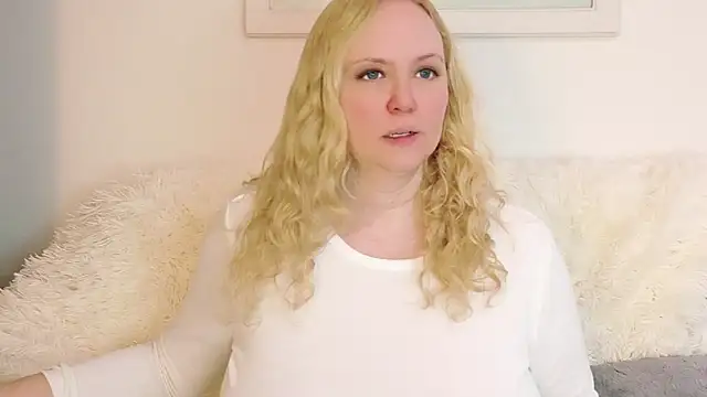 Sarah4you online show from March 24, 2026, 9:37 pm