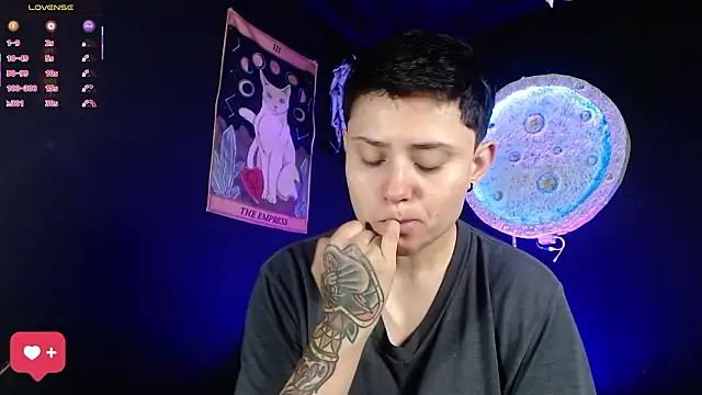 girl intense444 online show from February 10, 2026, 12:48 pm