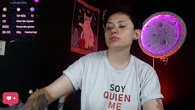 girl intense444 online show from May 18, 2026, 1:05 pm