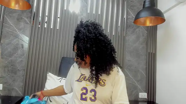 GabyFlowers online show from December 3, 2024, 12:34 pm