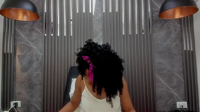 GabyFlowers online show from December 8, 2024, 3:45 pm