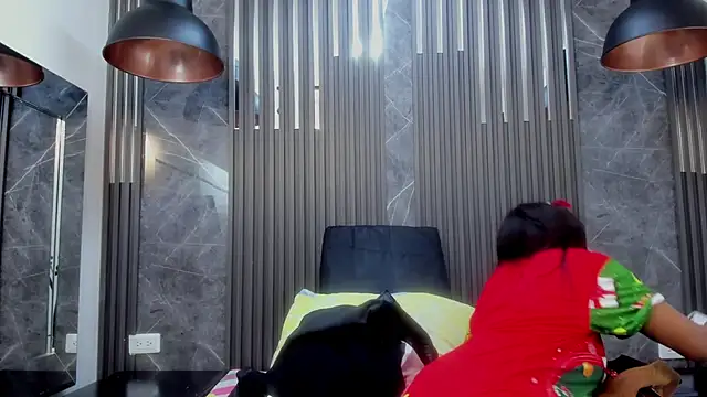 GabyFlowers online show from December 24, 2024, 12:44 pm