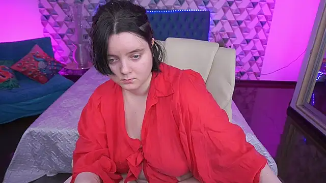 LittleShyy online show from May 30, 2026, 12:44 pm