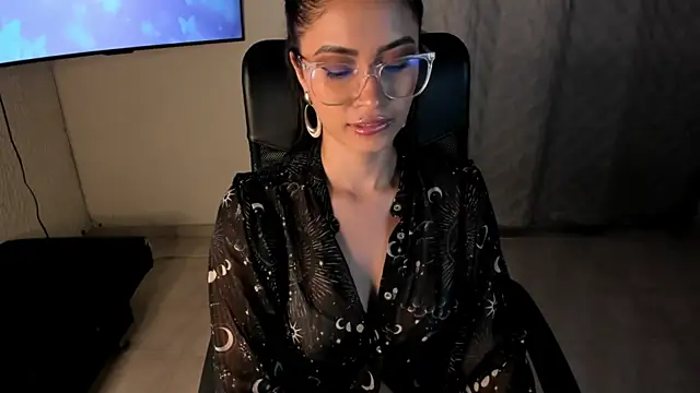 PaulinaBelushi online show from July 15, 2026, 3:24 am