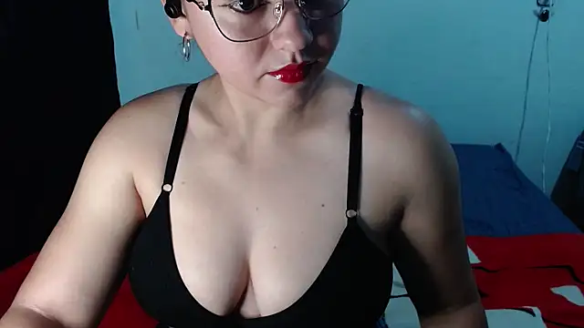 Snapshot of lizbodu chatting on February 4, 2026, 10:49 pm lizbodu online show from February 4, 2026, 10:49 pm