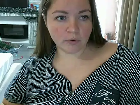 Snapshot of cute__cherry chatting on December 13, 2024, 1:01 pm cute  cherry online show from December 13, 2024, 1:01 pm