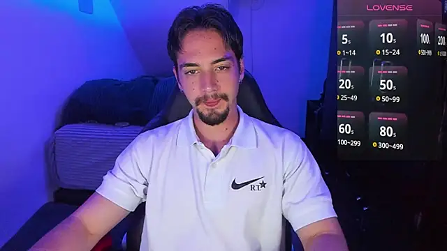 Snapshot of Alex_smith00 chatting on February 13, 2025, 11:26 pm Alex smith00 online show from February 13, 2025, 11:26 pm