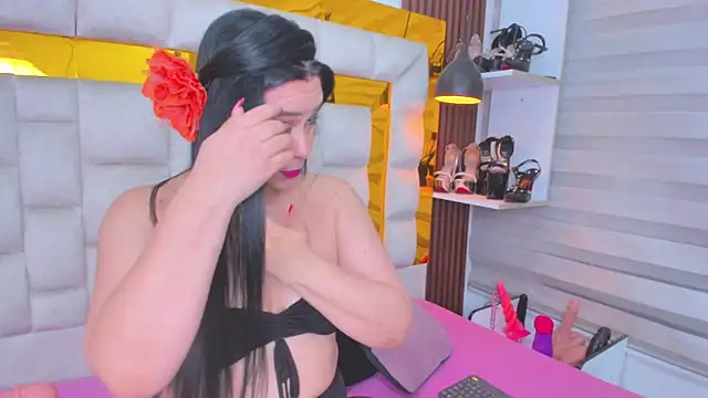 bigass monic online show from November 8, 2025, 3:43 am