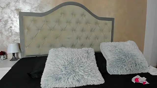 JennaMyers online show from November 7, 2025, 8:13 pm