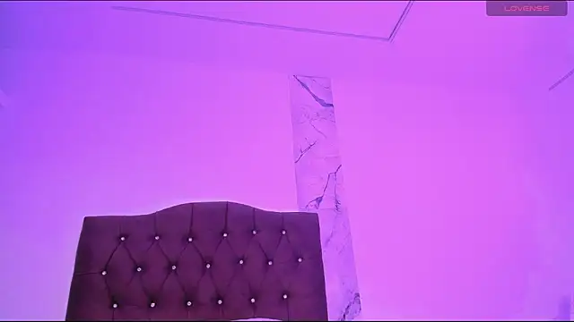Snapshot of alysson_18 chatting on October 6, 2025, 1:01 pm alysson 18 online show from October 6, 2025, 1:01 pm