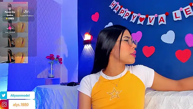 Snapshot of alysson_18 chatting on February 12, 2025, 1:06 pm alysson 18 online show from February 12, 2025, 1:06 pm