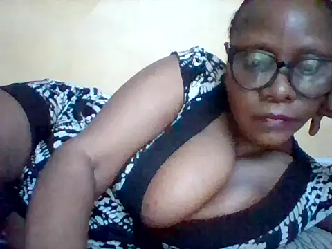 Snapshot of Africangal chatting on July 6, 2026, 7:15 am Africangal online show from July 6, 2026, 7:15 am