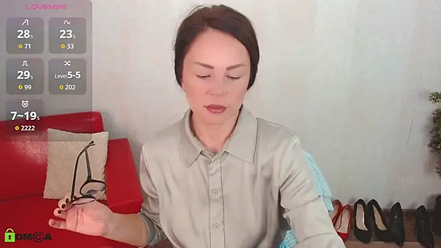 VickyGolden online show from September 18, 2025, 5:21 am