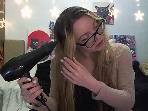 SecretSophia online show from September 21, 2025, 9:31 pm