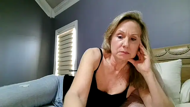Lisaisluscious online show from February 11, 2026, 3:12 pm