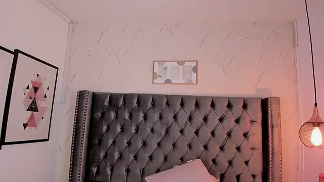 Snapshot of Kim_Blane chatting on February 20, 2026, 6:19 am Kim Blane online show from February 20, 2026, 6:19 am