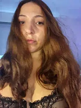 VickyHoult online show from March 14, 2025, 8:49 pm