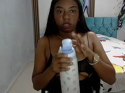 Snapshot of karolwillians chatting on August 5, 2026, 12:54 pm karolwillians online show from August 5, 2026, 12:54 pm