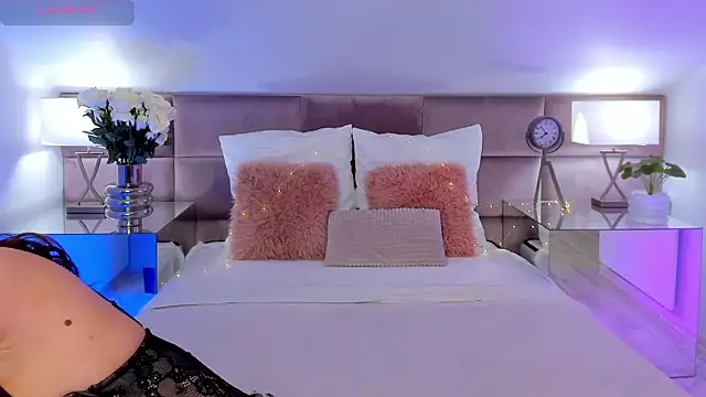 MiaMuse online show from January 9, 2026, 8:05 pm