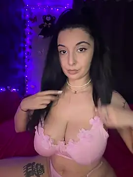 YreneRay online show from June 7, 2026, 2:33 pm