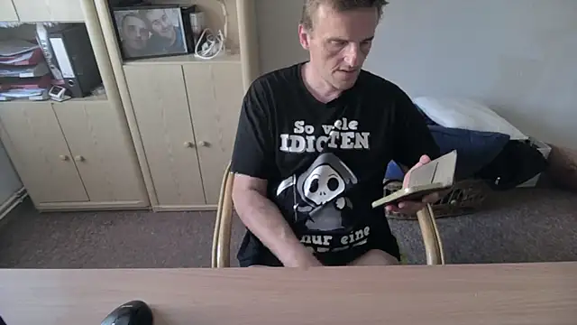 marcomitt14 online show from September 19, 2025, 3:38 pm