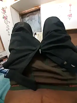 Snapshot of raji9290 chatting on February 12, 2025, 5:15 am raji9290 online show from February 12, 2025, 5:15 am