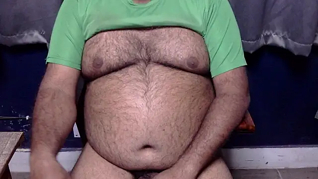 Snapshot of hairysubcub_70 chatting on February 8, 2026, 8:39 pm hairysubcub 70 online show from February 8, 2026, 8:39 pm