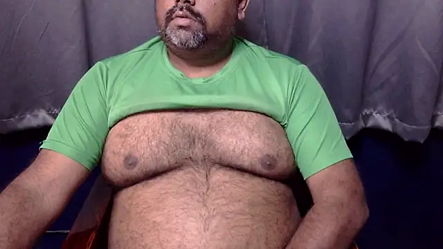 Snapshot of hairysubcub_70 chatting on February 14, 2026, 4:13 am hairysubcub 70 online show from February 14, 2026, 4:13 am